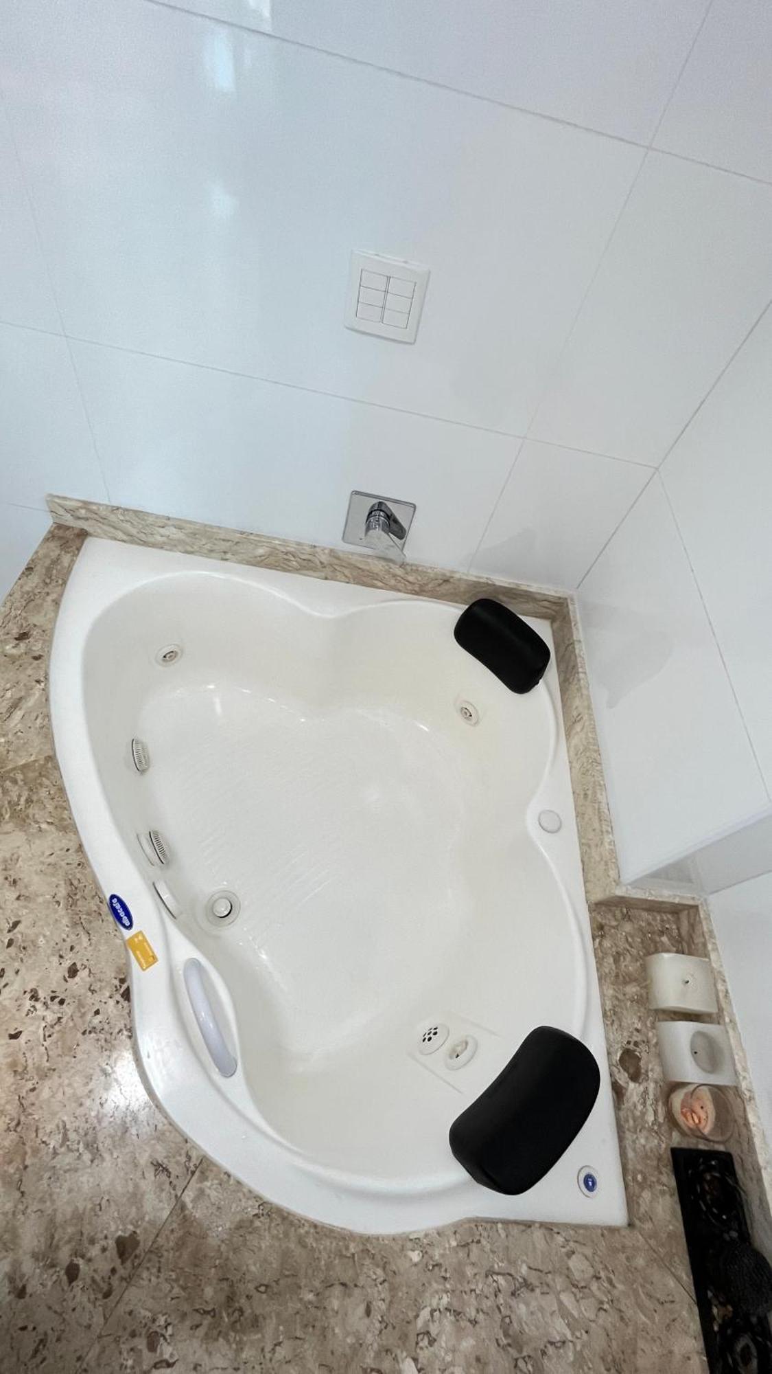 Cobertura Com Belissima Vista Para O Mar E Jacuzzi Итапема Экстерьер фото